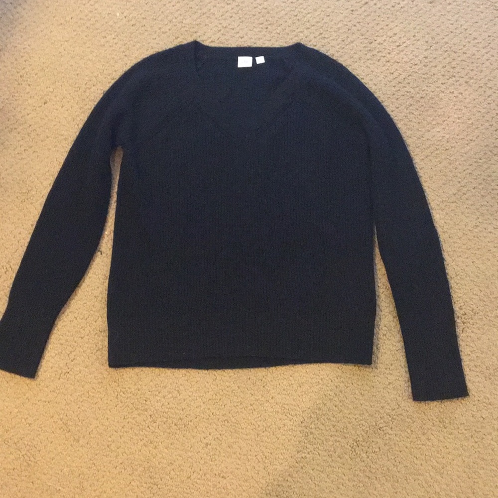 Gap Raglan sleeve sweater.